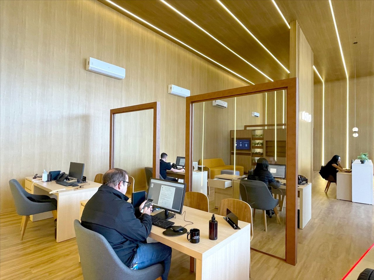 backgroundImageAlt4